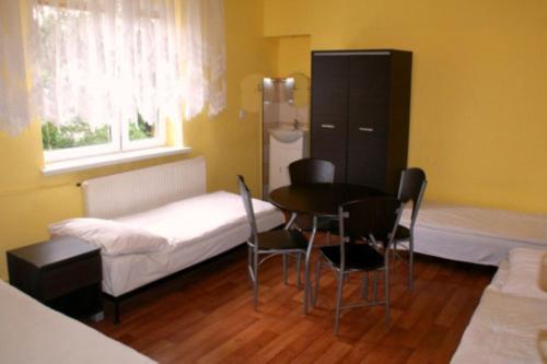 Dom Turysty Pttk Hostel Torun Exterior photo